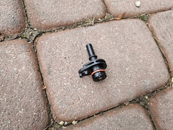 clutch vacual pompy VACUM 1.2 THP Opel Corsa F