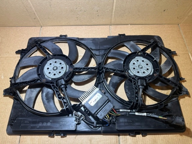 AUDI A4 B8 A5 Q5 ventilátor chladiča modul 8K0121003M