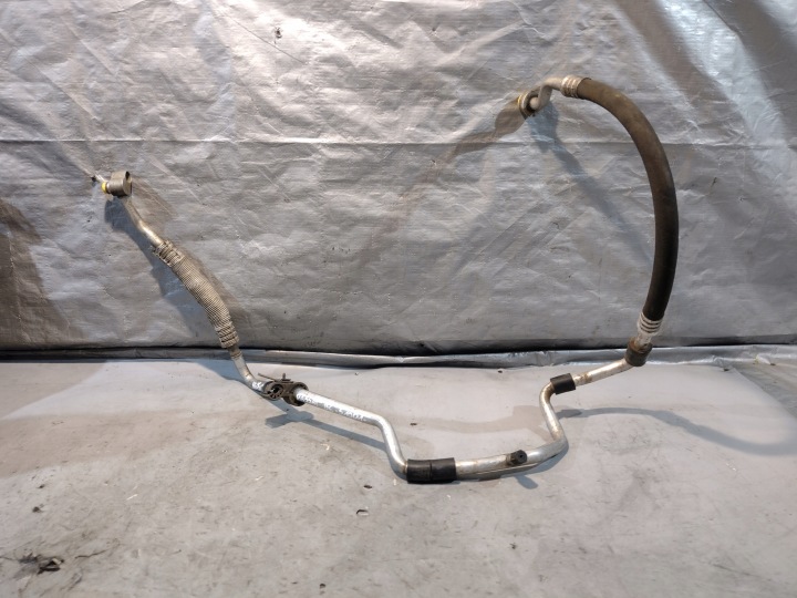 Conduit pieces tuyaux Climatisateur air conditionné Volkswagen Passat B6 2,0TDI 3C0820743M
