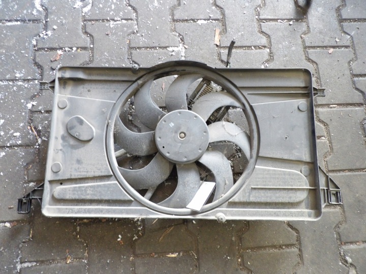 Ford Focus MK2 Kühlergebläse 1,6B