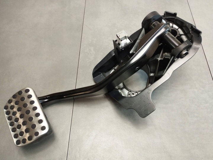 Mercedes-Benz GLC X253 PEDAL brzdy A2052920515 UK