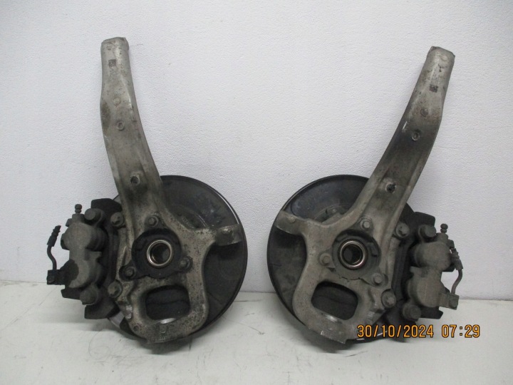 ACHSSCHENKEL RADNABE RADLAGER ACHSSCHENKEL RADNABE RADLAGER VORNE JEEP GRAND CHEROKEE LIFT P04877658AD P04877659AD