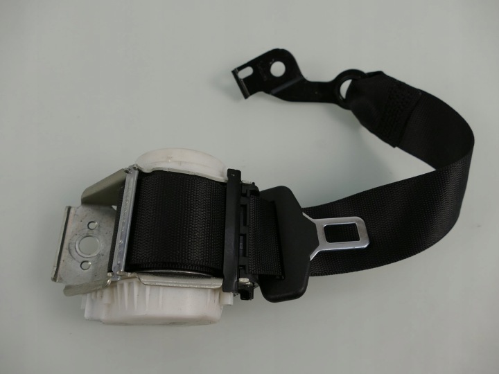MERCEDES W212 sedan tension belt safety the centre rear part