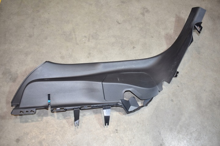 IDEALNA cover SLUPKA D left MERCEDES GLA H247 1