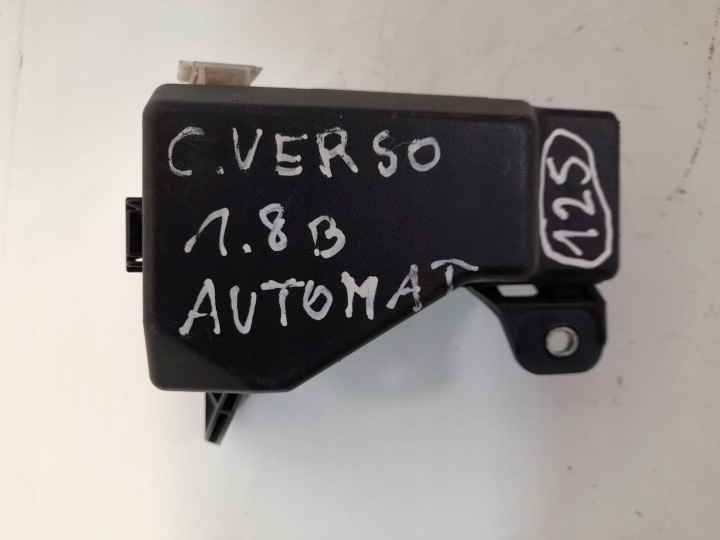 Toyota Corolla Verso 1,8 AR10 compartment przekaznikow (125)