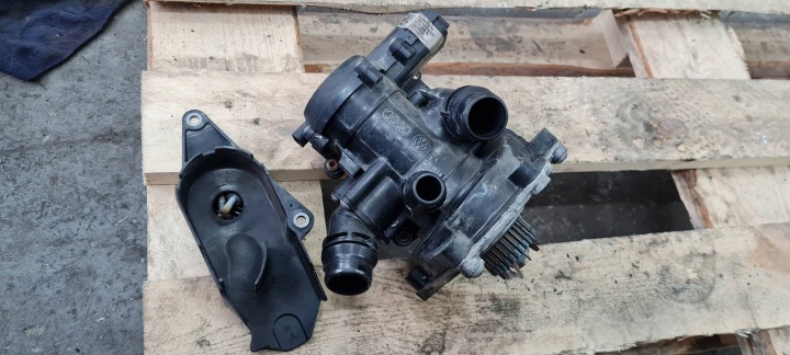 A5 8T LIFT Pompa ausiliaria acqua motore termostato SCATOLA 2.0 TFSI 06L121111M A4 B8 Q5 8R