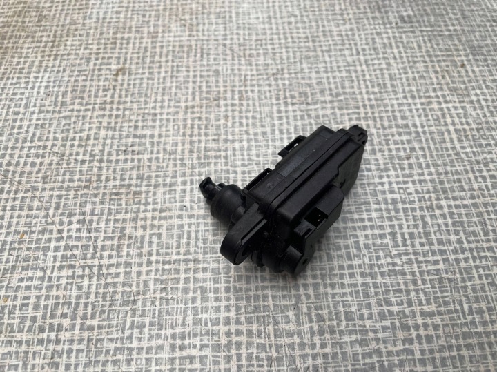 lengéscsillapító KLAPKI WLEWU üzemanyag VOLKSWAGEN TIGUAN 8V0862159B @A