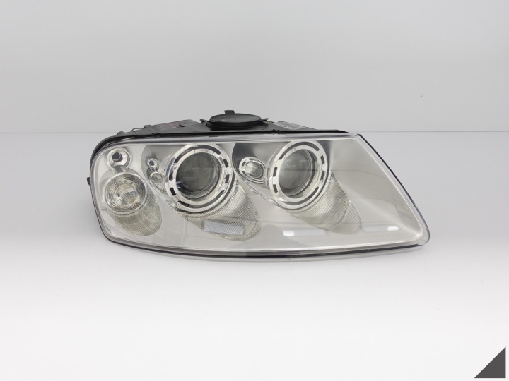 VW TOUAREG and 7L6 02-06 light XENON right EU
