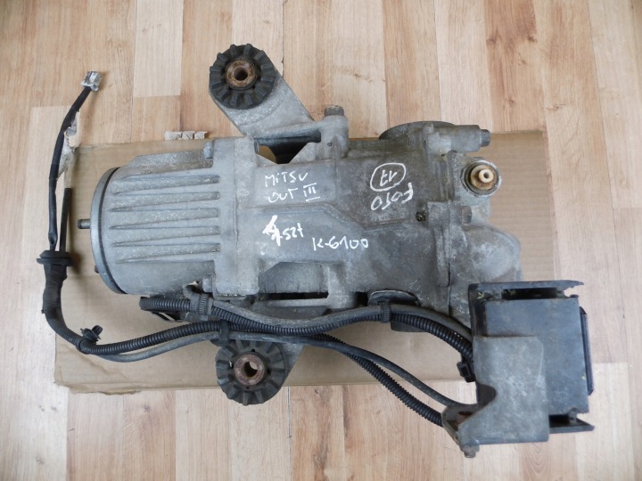 Mitsubishi Outlander III 2.2 DID Diesel differential differential rear rear part GS 2.352