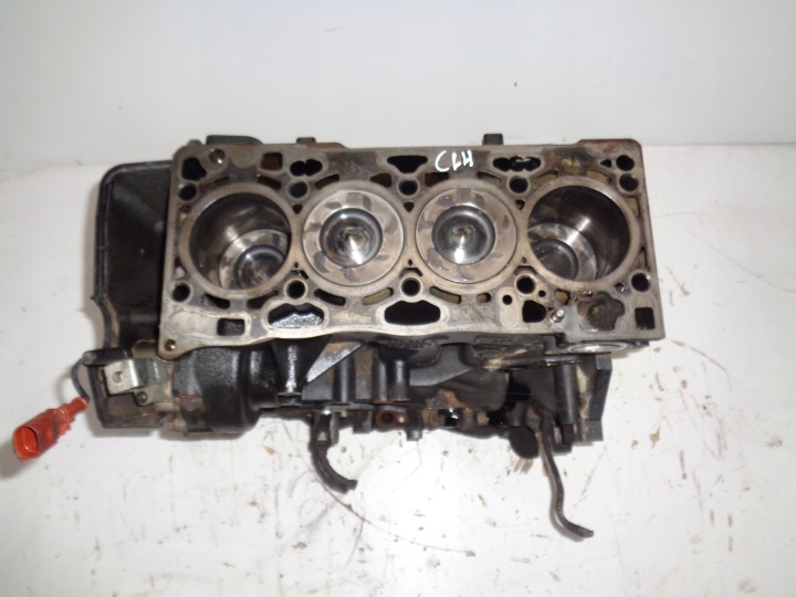 VW AUDI SEAT SKODA 1.6 TDI CLH engine BLOK pistons crank
