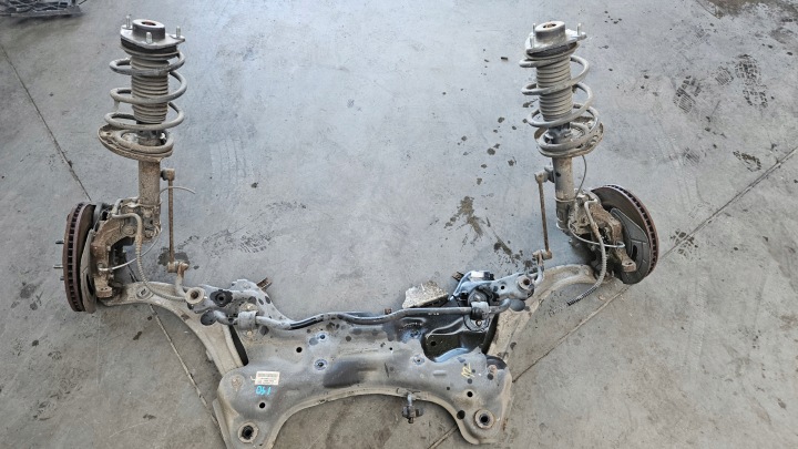 HYUNDAI I40 11-14r axle beam subframe of the engine front sususpension 62401-3Z850 OE