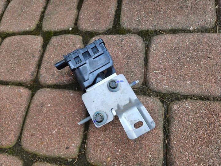 pump valve of the air conditioning elektyczna Opel Corsa F E-Corsa T16961C