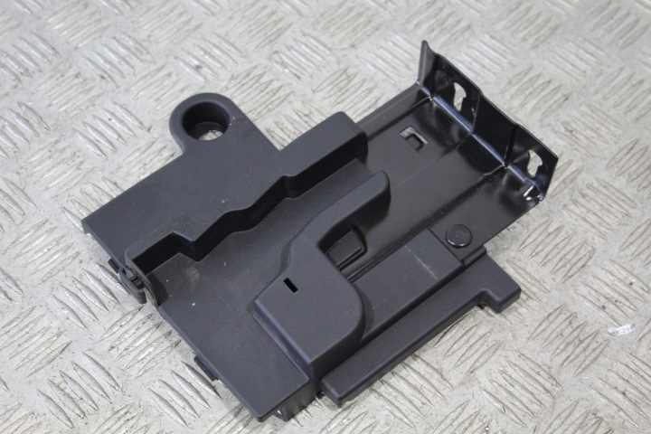 POIGNÉE SUPPORT PLAQUE SKODA KODIAQ