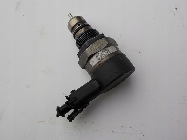 VOLVO XC90 2.4 D5 sensor of pressure of the fuel 0281002712
