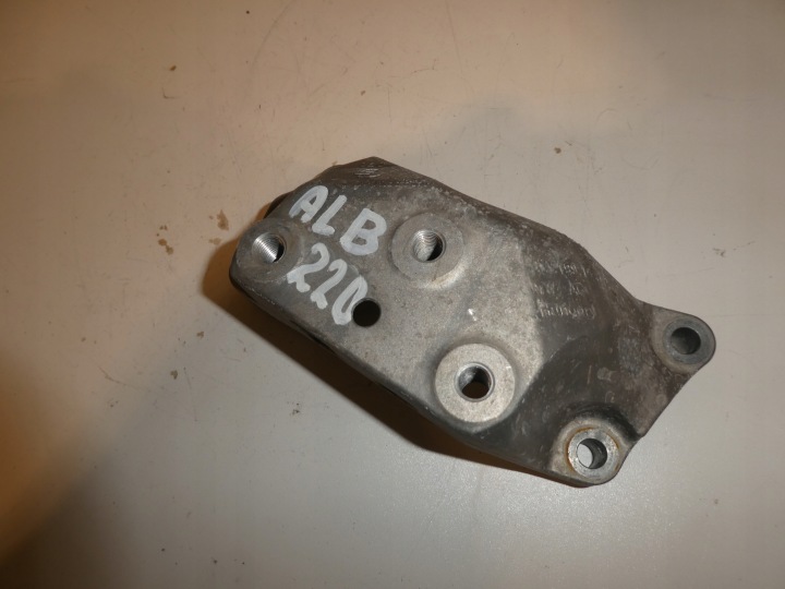 VW AUDI SEAT SKODA Scatola cambio montaggio staffa zampa supporto ingranaggi 3Q0199117A