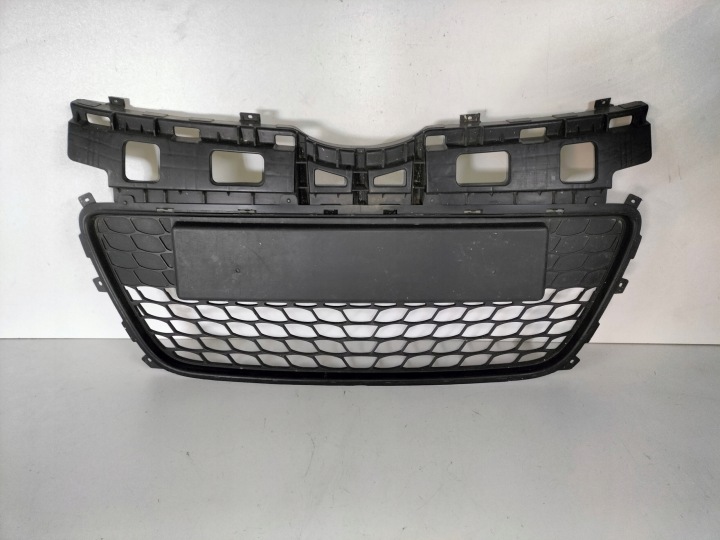 Grill Lüftungsgitter der Stoßstange mitte HYUNDAI I30 und 07-10