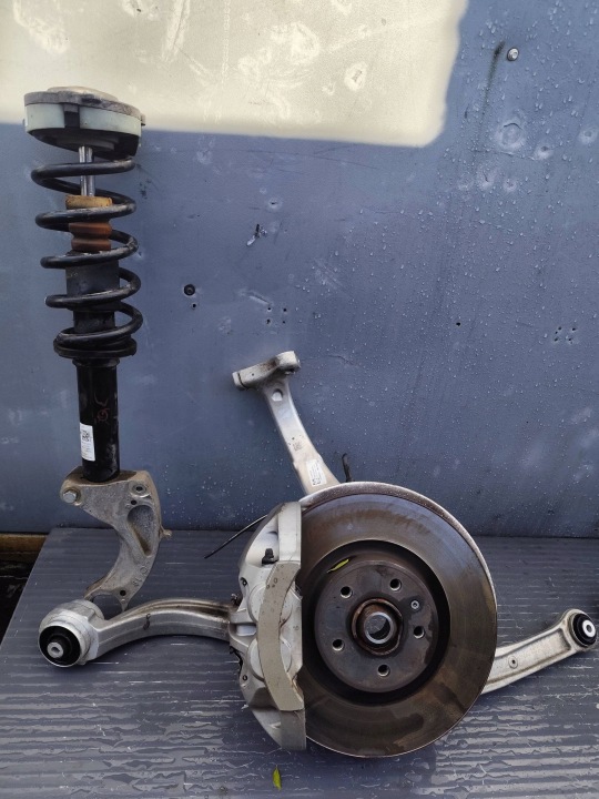 AUDI Q5 80A LIFT swing shock absorber of the arm front right KOMPLET DEMONTAZ
