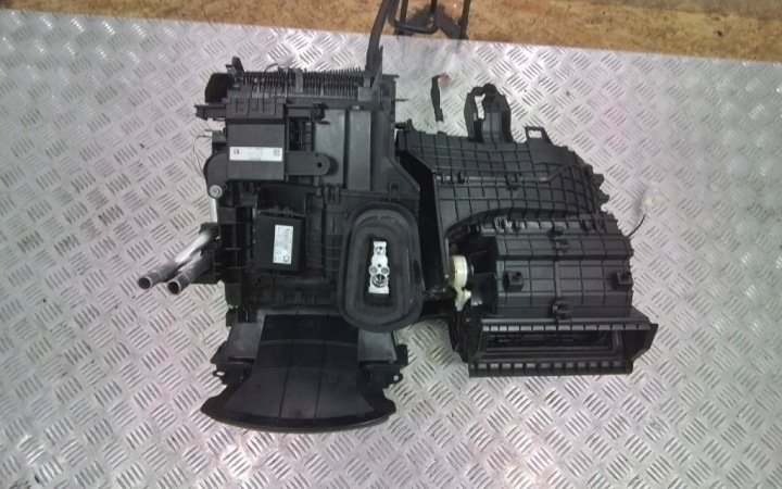 YARIS CROSS CHARGER 87050-K0060 EUR 8
