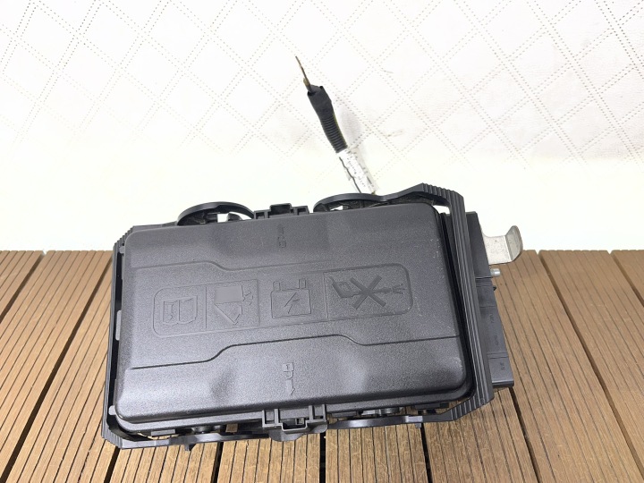 OPEL INSIGNIA B LIFT 20-22 2.0 CDTI kutija osigurača 39200663 OE