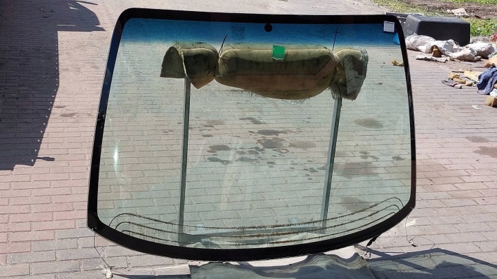 ABLAK CZOLOWA elsö CHRYSLER VOYAGER II 90-95R