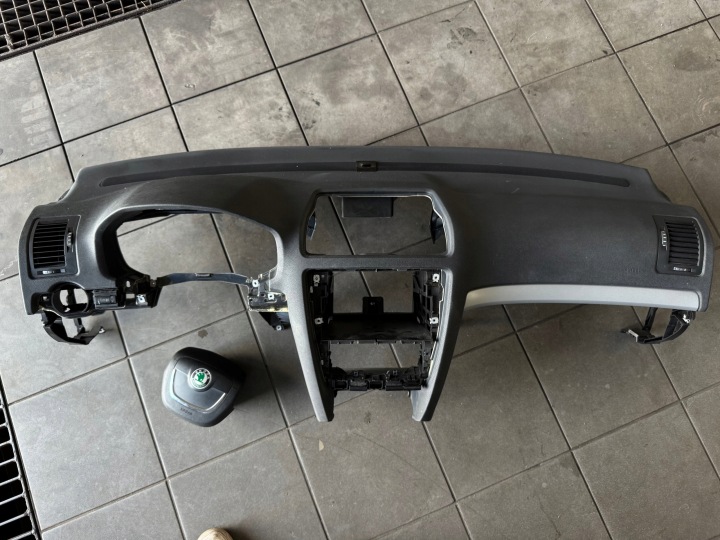 SKODA OCTAVIA II LIFT Kit Airbag complet tableau de bord Airbag DEMONTAZ BDB !