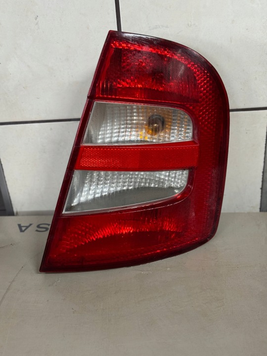 Licht rechts hinten rechts heck SKODA FABIA und 6Y6945096B 6Y6945112B