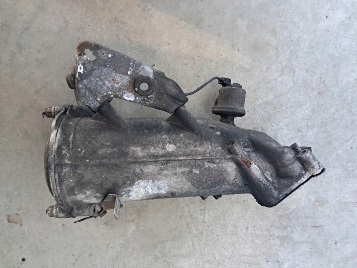 cover of a filter, oil MERCEDES W124 W201 6011840802