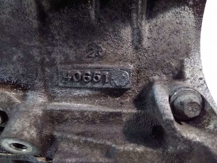 Chrysler Pacifica 2004 Engine block 8