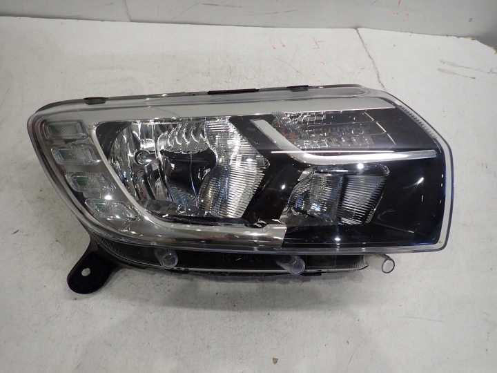 FEUX PHARE AVANT AVANT DROIT DACIA SANDERO II LIFT LOGAN 2016- 260103529