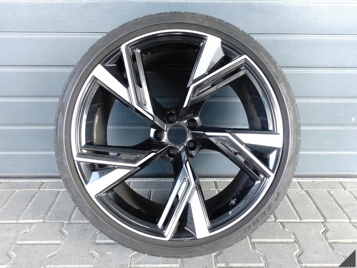 AUDI RS6 4K0 RS7 4K8 C8 DISK + GUMI 10,5X22 ET19 PIRELLI 285/30 2021 ROK