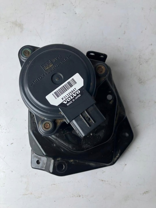 trim of the gear control unit XC40 2.0 D4 AUTOMAT 31325847