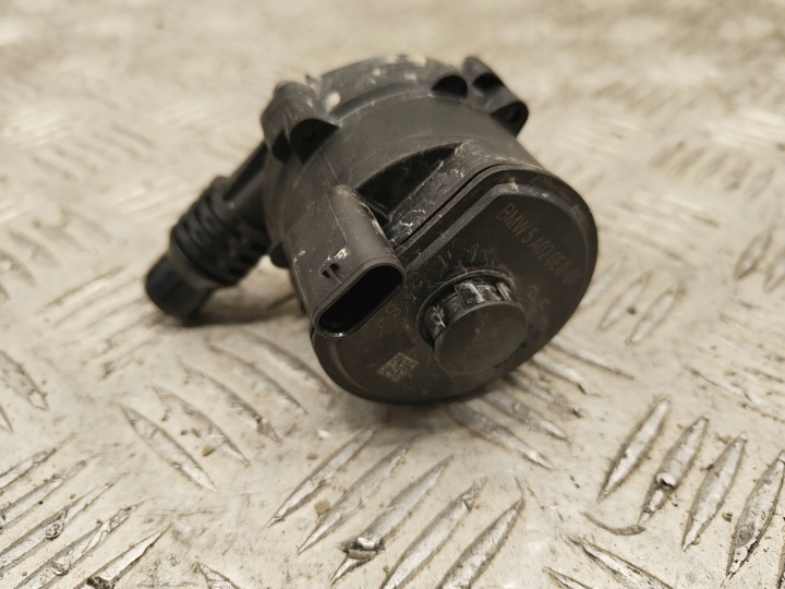 BMW U11 zusätzliche Wasserpumpe 5A020E0