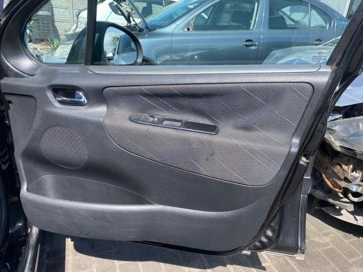 Mécanisme Rabaissement Vitres Droite Avant Peugeot 207 06-15