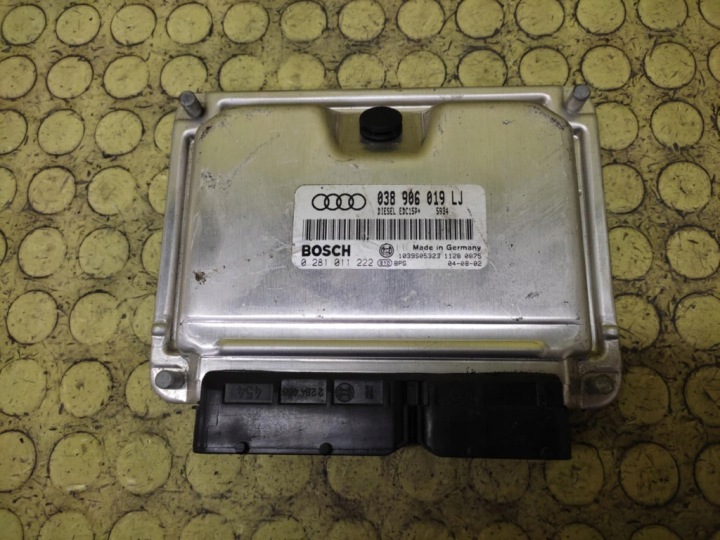 AUDI A4 B6 1.9 TDI Centralina Motore 0281011222