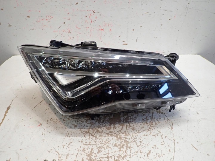 light front front right SEAT ATECA 16- FULL LED