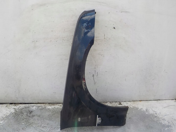 751 CHRYSLER 300 C Kotflügel rechts vorne vorne 751