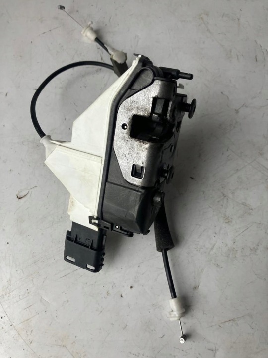 de la Serrure Portière Droite Avant PEUGEOT 3008 EU PSA006230
