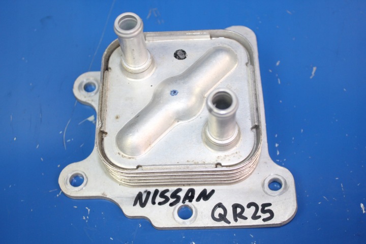 NISSAN X-TRAIL ALTIMA 2.5 V16 QR25 Motor Ölkühler