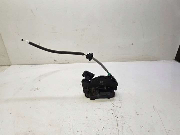 de la Serrure Portière Droite Avant AUDI Q3 F3 5TB837016A