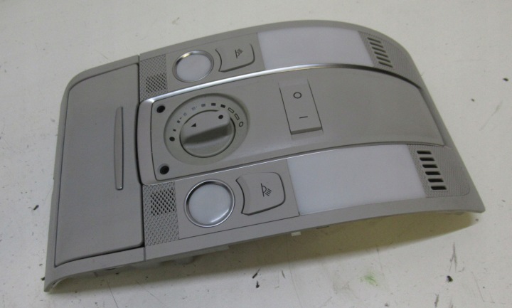 AUDI A6 C6 Feux phare OSWIETLENIE Cabine 4F0947135BT