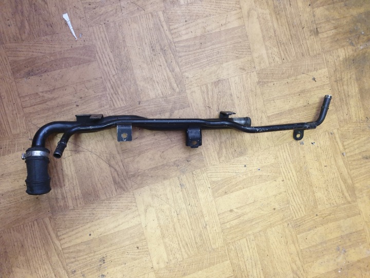 AUDI A4 B6 B7 1.8 T Schlauch rohr des Wassers 06B133607N