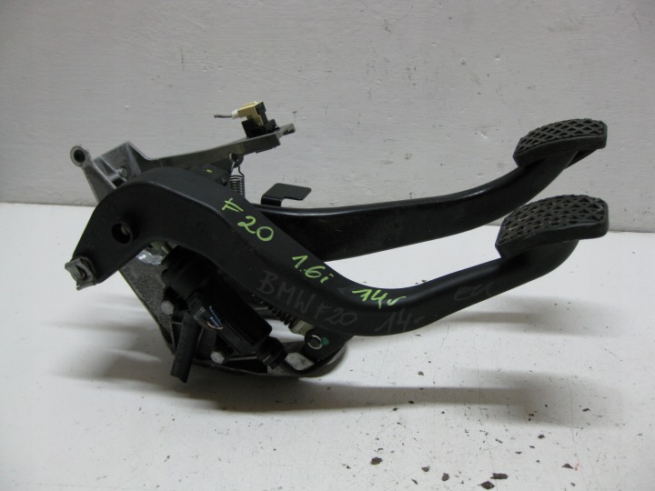 BMW F20 1.6i 14R PEDAL brzdy spojky 6860643