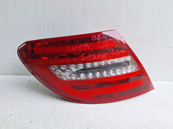 MERCEDES C-KLASA W204 LIFT 11-14 Licht rechts Sedan 2048205464