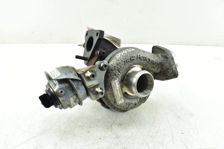 turbó AUDI A4 B8 A5 8T A6 C6 Q5 8R 2.0 TDI 03L145721A