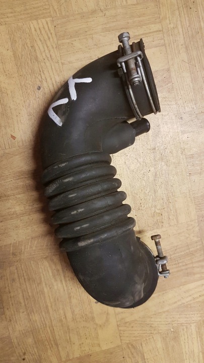 TOYOTA YARIS pipe air hose 17881-21010