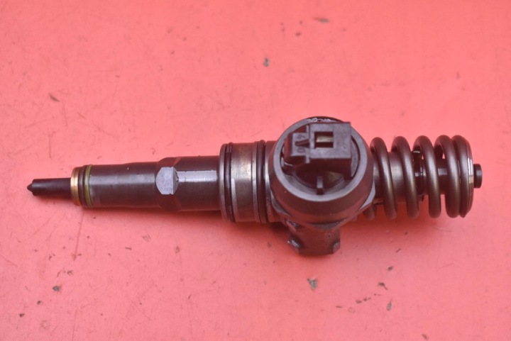 nozzle nozzle 038130073AG SKODA OCTAVIA 2 II 1.9 TDI 105 KM 04-08