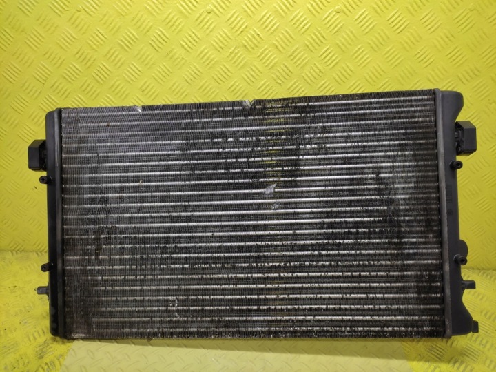 SEAT LEON und 1.8 Kühler Wasserkühler