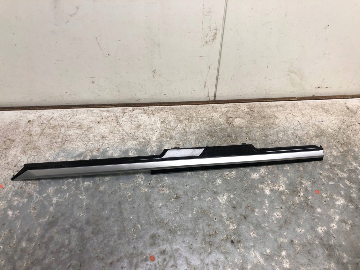 lišta DEKOR konzoli AMBIENTE YDU VW ARTEON 3G8853262P