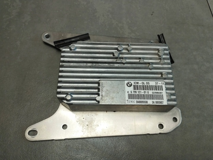 BMW X6 E71 modul POMPY brzdovej 6799121