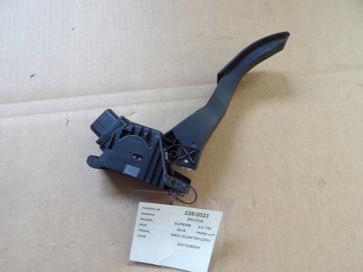 Skoda Superb III pedal elektromos 5Q1723503H 6PV010621-11
